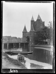 The Amsterdamse Poort, Haarlem, the Netherlands,  1906-1917. Creator: George Crombie.