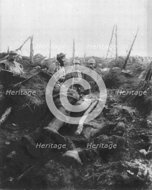 ''Un "Rescape" des Eparges', 1915. Creator: Unknown.