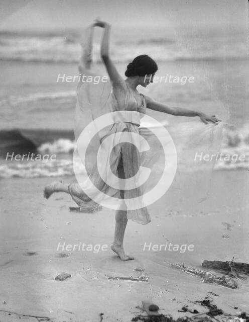 Block, Stella, Miss, 1921 July 30. Creator: Arnold Genthe.