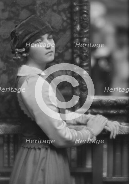 Sargent, Margaret, Miss, portrait photograph, 1916 Jan. 28. Creator: Arnold Genthe.