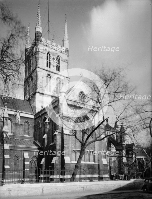 St Saviour's Cathedral, Southwark, London. Artist: Herbert Felton