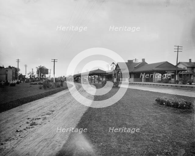 Elmhurst, Ill., C. & N.W. Ry. [Chicago and North Western Railway] Station, between 1880 and 1899. Creator: Unknown.