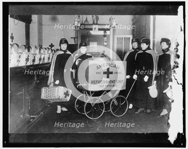 Red Cross, between 1910 and 1920. Creator: Harris & Ewing.