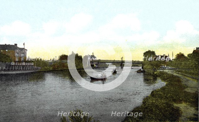 Caversham Bridge, Berkshire, 20th Century. Artist: Unknown