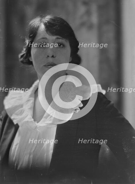 Akins, Zoe¨, Miss, portrait photograph, between 1914 and 1924. Creator: Arnold Genthe.