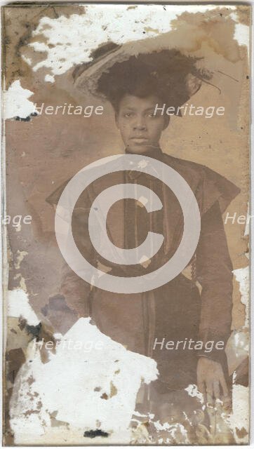 Photographic print of a woman, 1890-1910. Creator: Unknown.