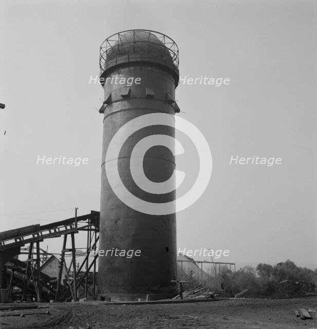 Pelican Bay Lumber Company, near Klamath Falls, Klamath County, Oregon, 1939. Creator: Dorothea Lange.