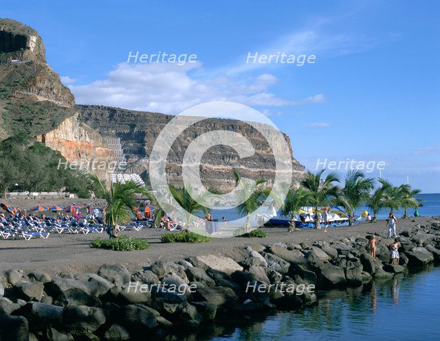 Breakwater, Puerto de Mogan, Gran Canaria, Canary Islands.