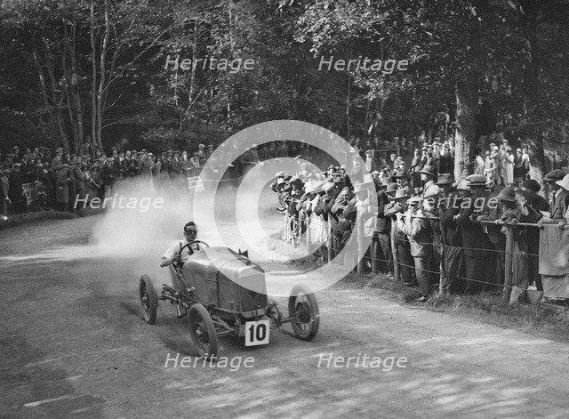 Hodgson of NT Beardsel competing in the MAC Shelsley Walsh Hillclimb, Worcestershire, 1923. Artist: Bill Brunell.