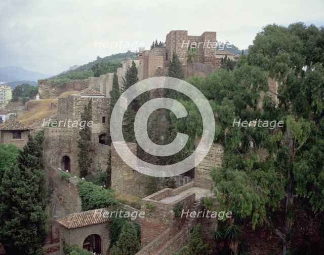 Overview of the Alcazaba in Málaga with reinforced double walls, square towers and gateways.