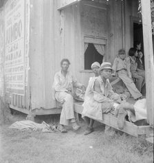 Migrant cotton pickers, Texas, 1936. Creator: Dorothea Lange.