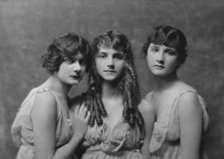 Isadora Duncan dancers, portrait photograph, between 1915 and 1923. Creator: Arnold Genthe.