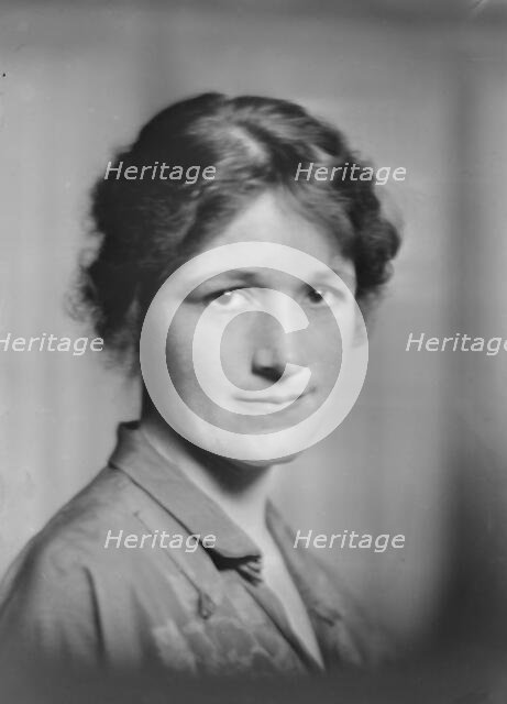 Mrs. Ernest Dudley, portrait photograph, 1918 Aug. 3. Creator: Arnold Genthe.