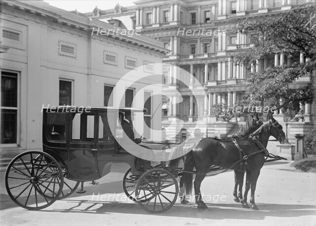 Carriage of David Franklin Houston, Secretary of Agriculture, 1914. Creator: Harris & Ewing.
