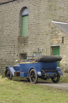 Napier open tourer 1913. Artist: Simon Clay.