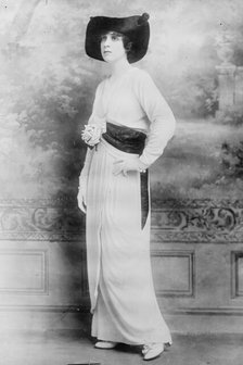 Jane Cowl, 1913. Creator: Bain News Service.