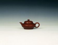 Yixing stoneware teapot, with mark of Hui Yigong, Qing dynasty, China, 18th century. Artist: Hui Yigong