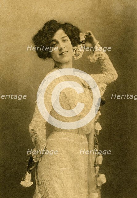 Miss Florence Collingbourne, English Actress, c1902. Creators: Ellis and Walery, Alfred Ellis & Walery.