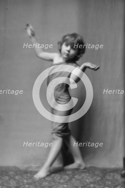 Guinness, Tanis, portrait photograph, ca. 1913. Creator: Arnold Genthe.