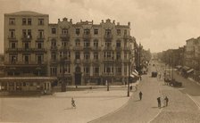 'La Place Publique et l'Avenue Lippens', (Town Square and Avenue Lippens), c1900. Creator: Unknown.