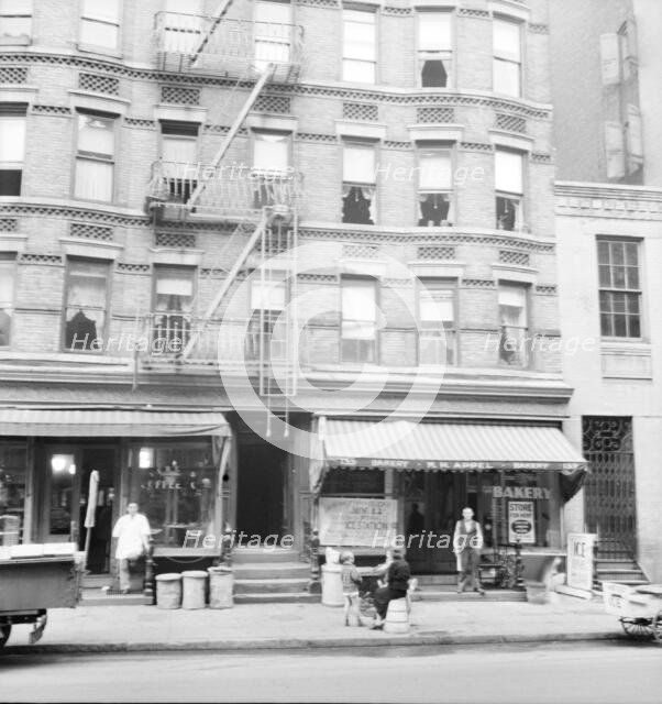 Background photo for Hightstown project, New York City., 1936. Creator: Dorothea Lange.