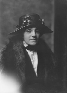 Mrs. J.A. Wise, (formerly Mrs. M. Stern), portrait photograph, 1918 Feb. 14. Creator: Arnold Genthe.