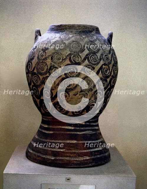 Pyxis with spiral decoration.