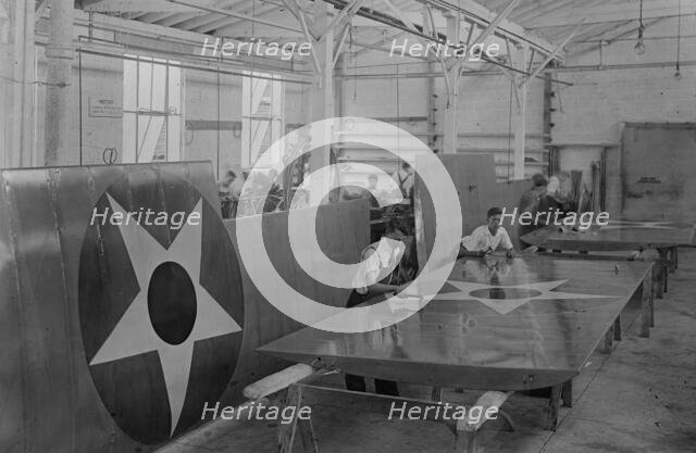 Assembling wings, 1917. Creator: Bain News Service.