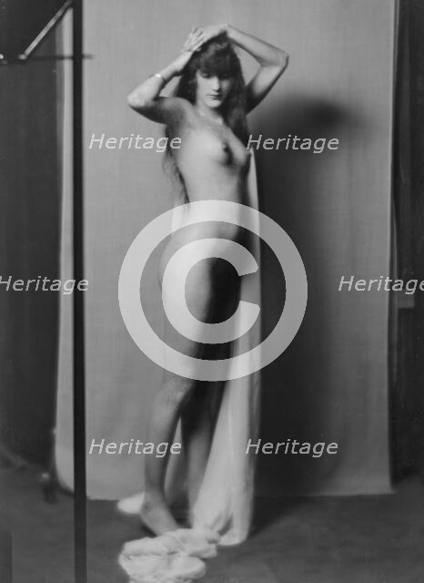 Bradley, Ruth, Miss, portrait photograph, not before 1916. Creator: Arnold Genthe.