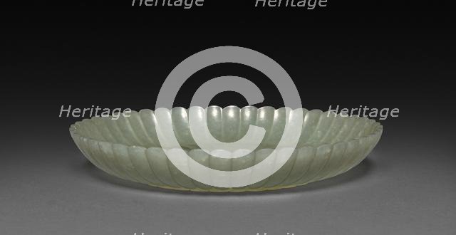 Plate in the Form of a Chrysanthemum, 1700s-1800s. Creator: Unknown.