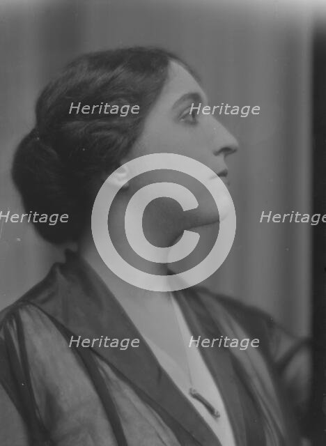 Wichel, William, Mrs., portrait photograph, 1916. Creator: Arnold Genthe.