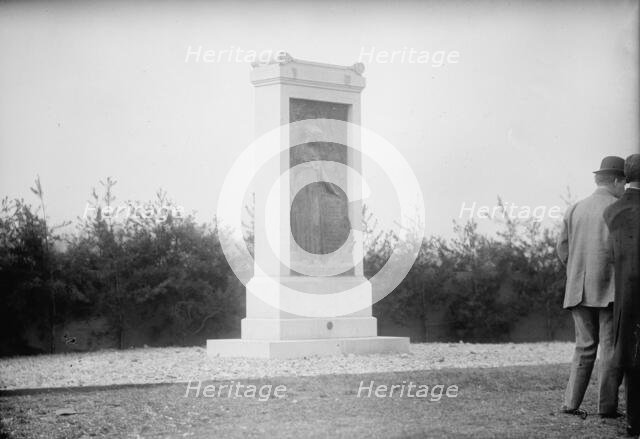 Naval Academy, U.S. Soldiers And Sailors Monument, [Annapolis, Maryland], 1910. Creator: Harris & Ewing.