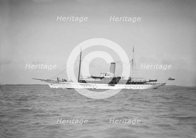 The 700 ton steam yacht 'Rovenska', 1911. Creator: Kirk & Sons of Cowes.