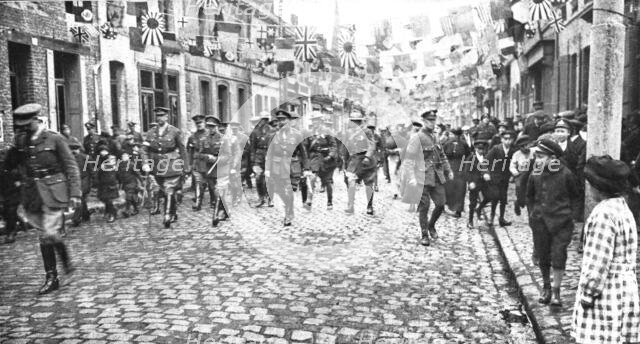 ''Dans le Nord delivre; apres la prise de Denain, le 27 october 1918 accompagne du general..., 1918. Creator: Unknown.