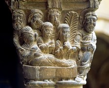 Resurrection of Lazarus, decoration of a capital in the cloister of the cathedral.