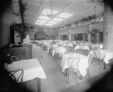 Edelweiss Cafe, main dining room (front entrance), Detroit, Mich., between 1905 and 1915. Creator: Unknown.