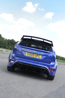 Ford Focus RS 2009. Artist: Simon Clay.