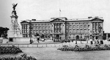 Buckingham Palace after its restoration, London, 1926-1927.Artist: McLeish