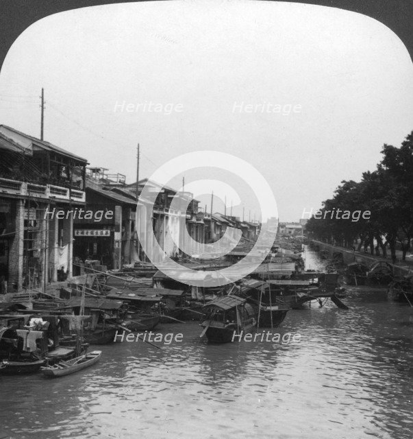 'The crowded canal, from the English Bridge', Canton, China, 1901. Artist: HC White
