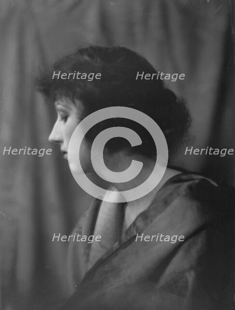 Beach, Mrs., portrait photograph, 1915 Dec. or 1916 Jan. Creator: Arnold Genthe.