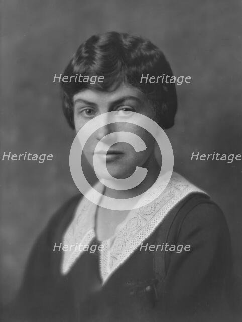 Ridgeley, Dorothy, Miss (Mrs. S.W. Murkland), portrait photograph, 1916 or 1917. Creator: Arnold Genthe.