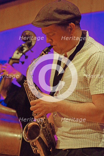 Adrian Cox (Rythme Futur), Birley Centre, Eastbourne, East Sussex, Sep 2015. Artist: Brian O'Connor.