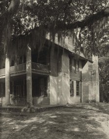 Unidentified house, Natchez vic., Adams County, Mississippi, 1938. Creator: Frances Benjamin Johnston.