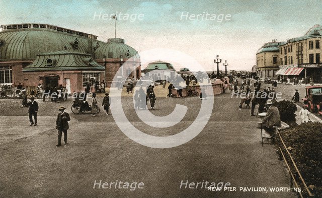 The pavilion on the pier, Worthing, West Sussex, early 20th century. Artist: Unknown