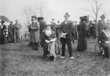 J.E. Aldred & wife, 1914. Creator: Bain News Service.