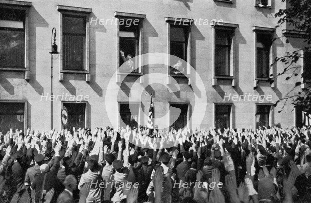 Large crowd from the Saargebiet in front of the chancellery, Berlin, Germany, 1936. Artist: Unknown