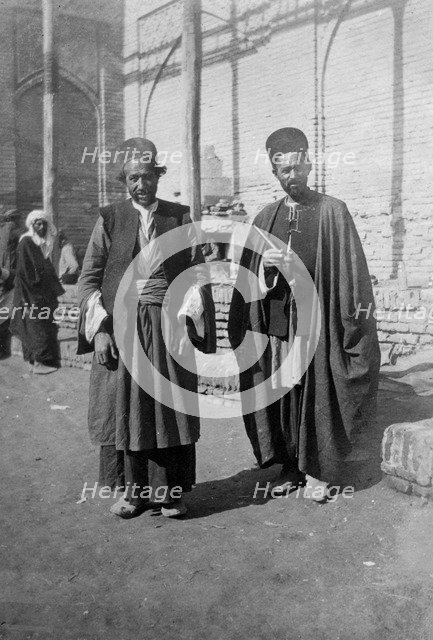 Persian pilgrims outside Kazimain mosque, Iraq, 1917-1919. Artist: Unknown