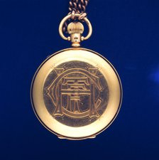 Pocket watch (glass, gold, enamel), 1919. Creators: Tavennes, Dennison Watch.