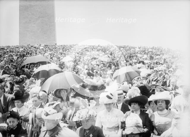 Military Field Mass, 1912. Creator: Harris & Ewing.