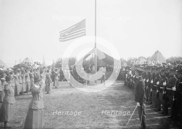 Woman's National Service School, Under Woman's Section, Navy League, Review, 1916. Creator: Harris & Ewing.